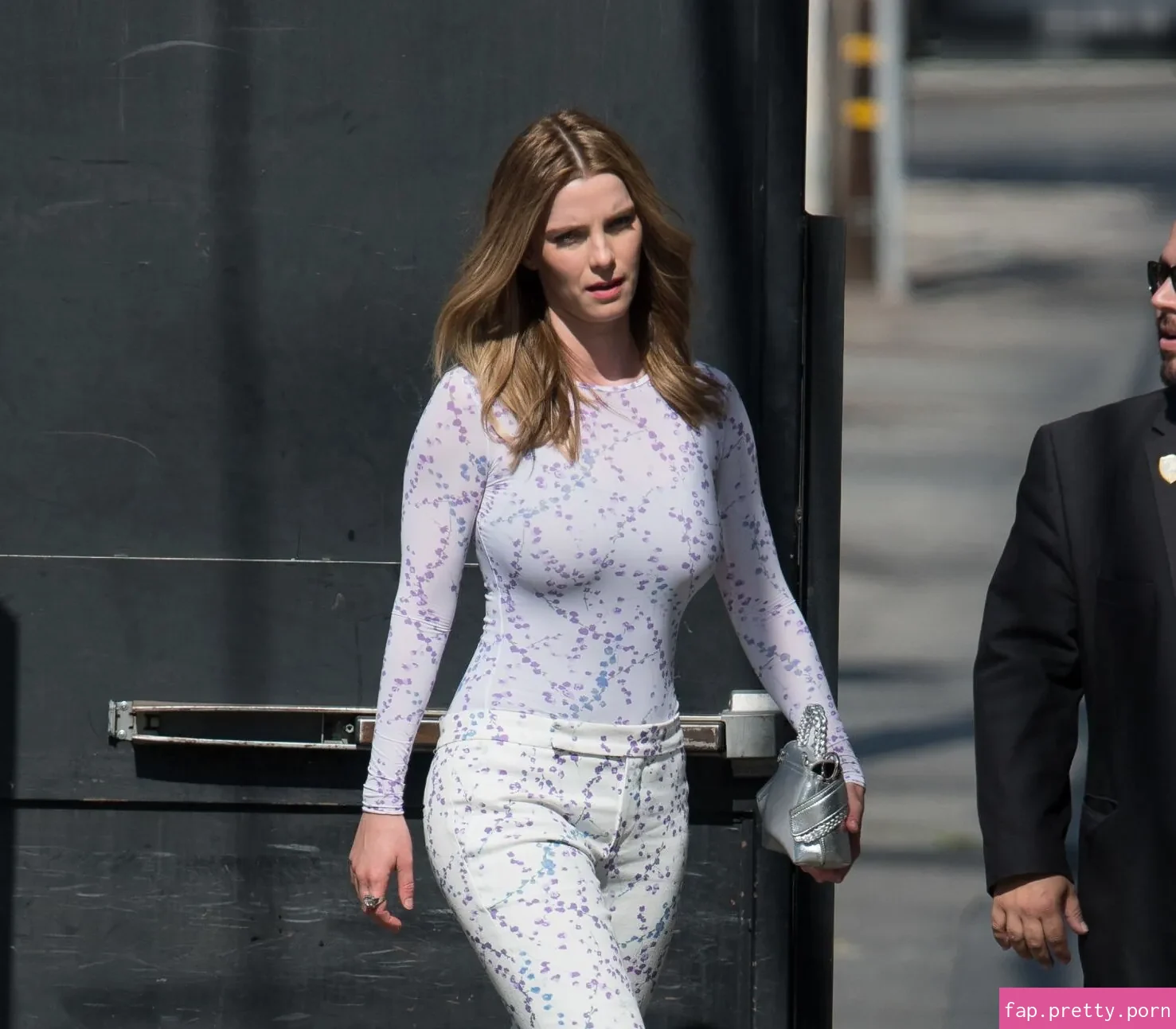 Betty Gilpin - Photo #22