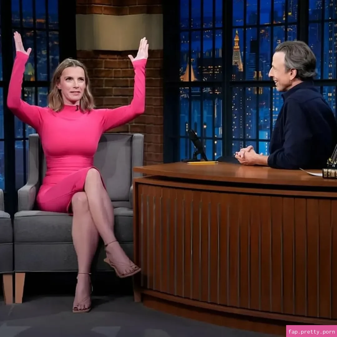 Betty Gilpin - Photo #64