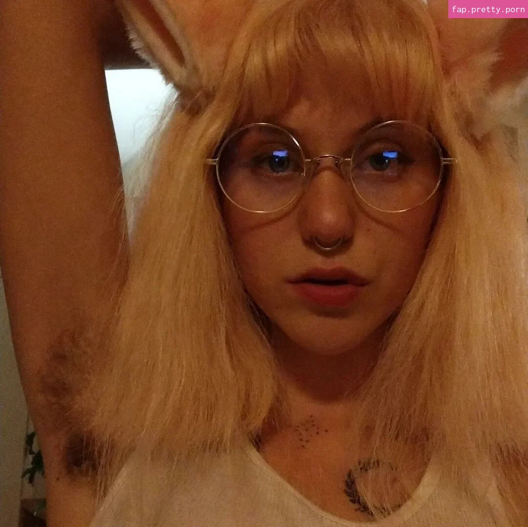 bigtiddiewerekitty - Photo #05