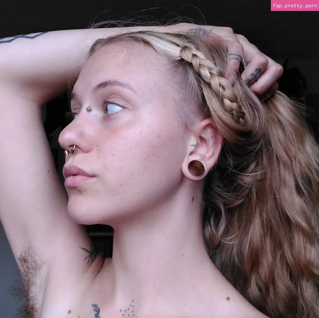 bigtiddiewerekitty - Photo #24