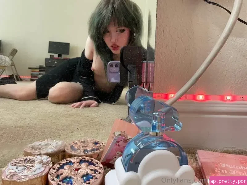 bloomgore - Photo #37