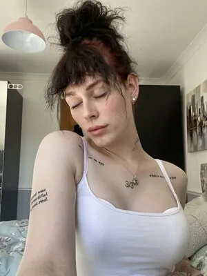 Bella Misandria content