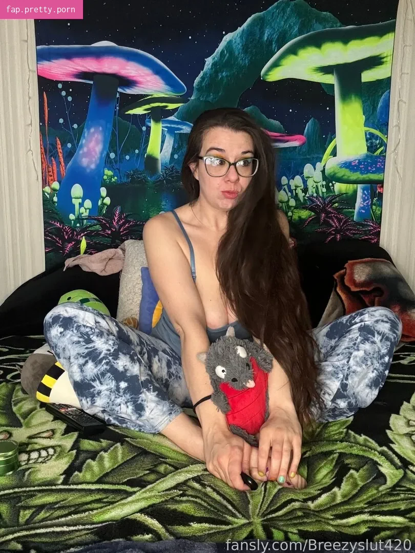 Breezyslut420 - Photo #12