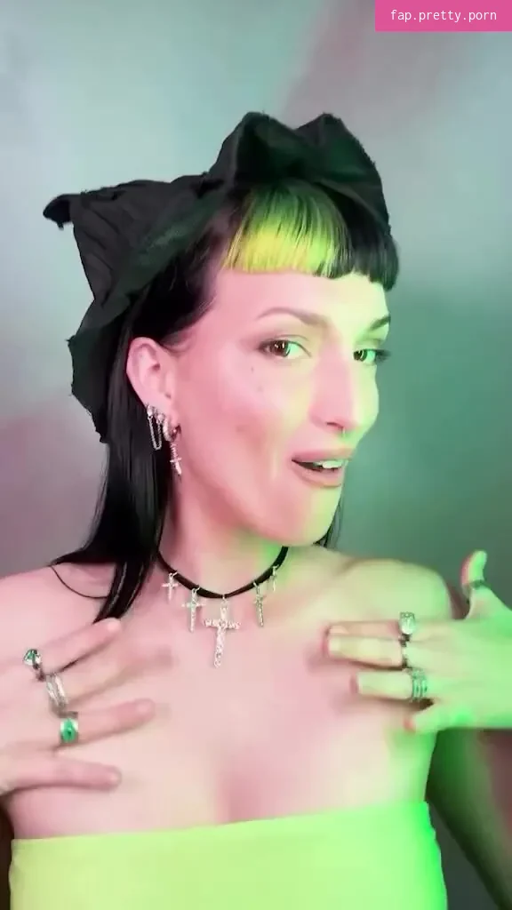 Bella Thorne - Photo #43