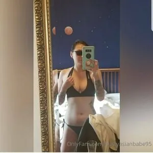 bustyasianbabe95 content