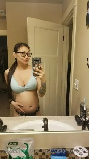 bustyasianbabe95 content