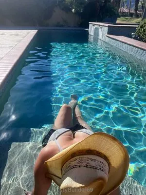 bustybuilder69 content