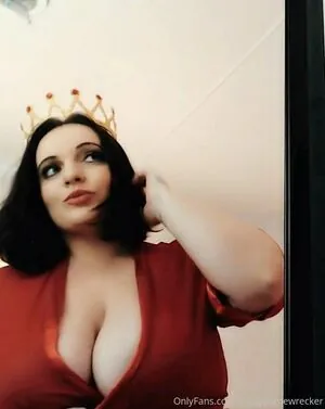 bustyhomewrecker content