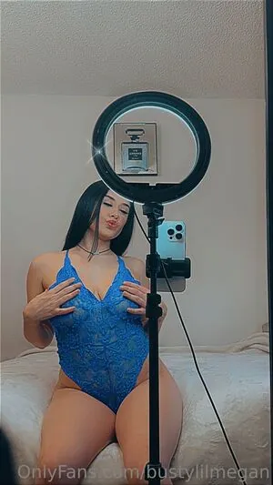 bustylilmegan content