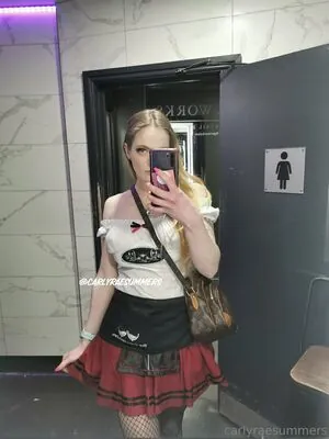 carlyraesummers content