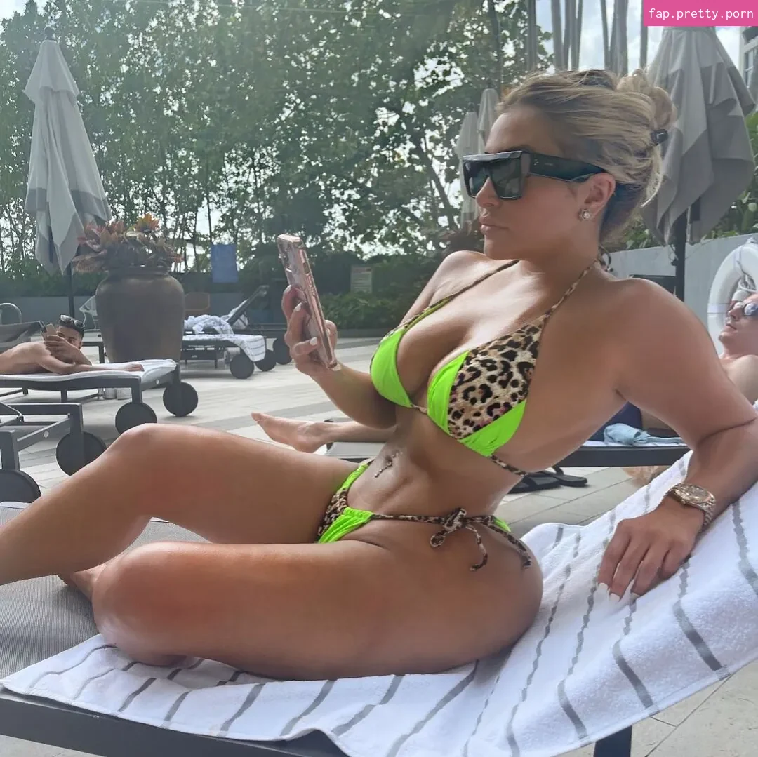 Carolina - Photo #03