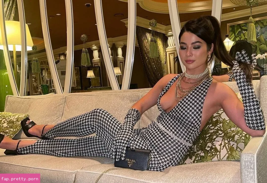 CarolineKwan - Photo #32