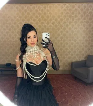 CarolineKwan content