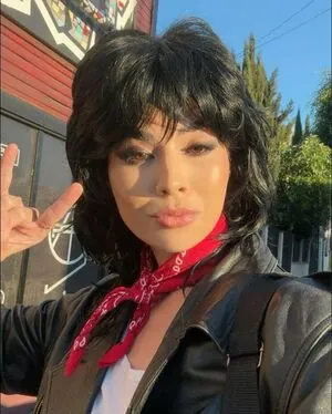 CarolineKwan content