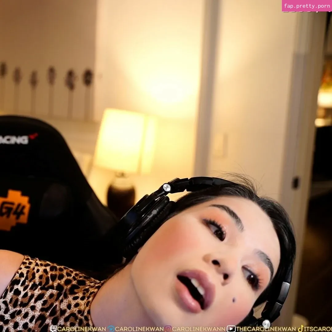 CarolineKwan - Photo #63