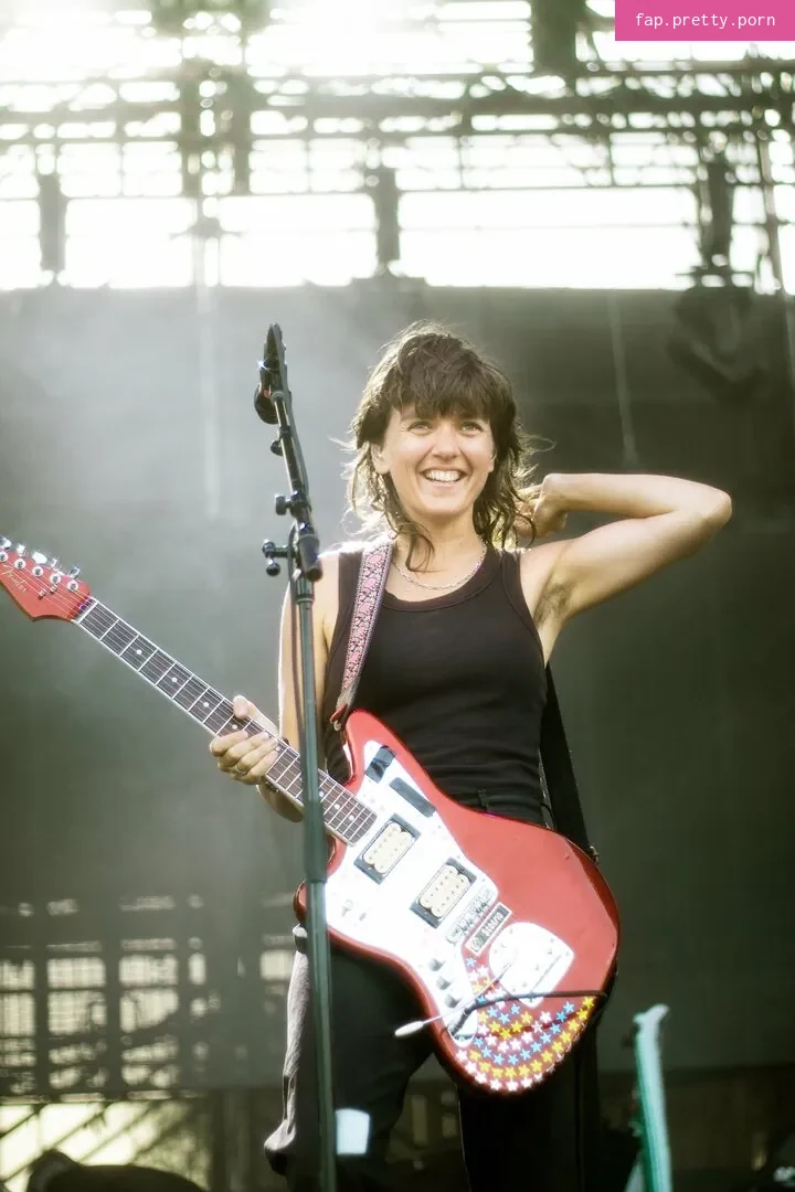 Courtney Barnett - Photo #04