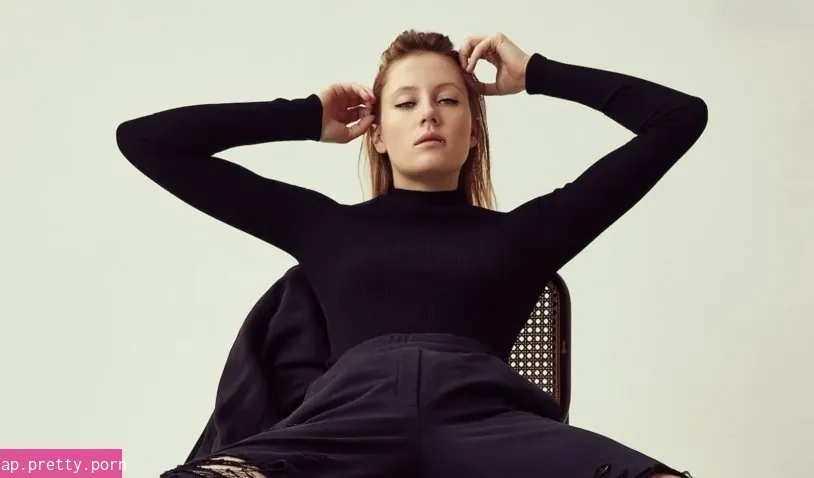 Charlotte De Witte - Photo #02