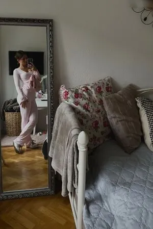 Chanelle.fms content