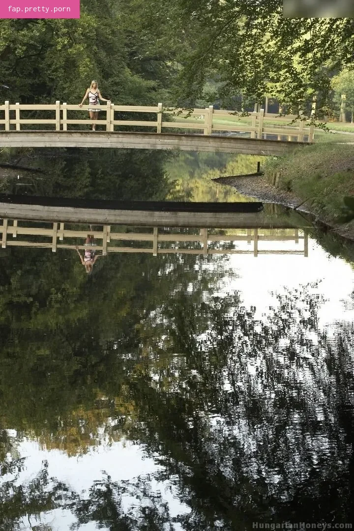 Carol Goldnerova - Photo #42