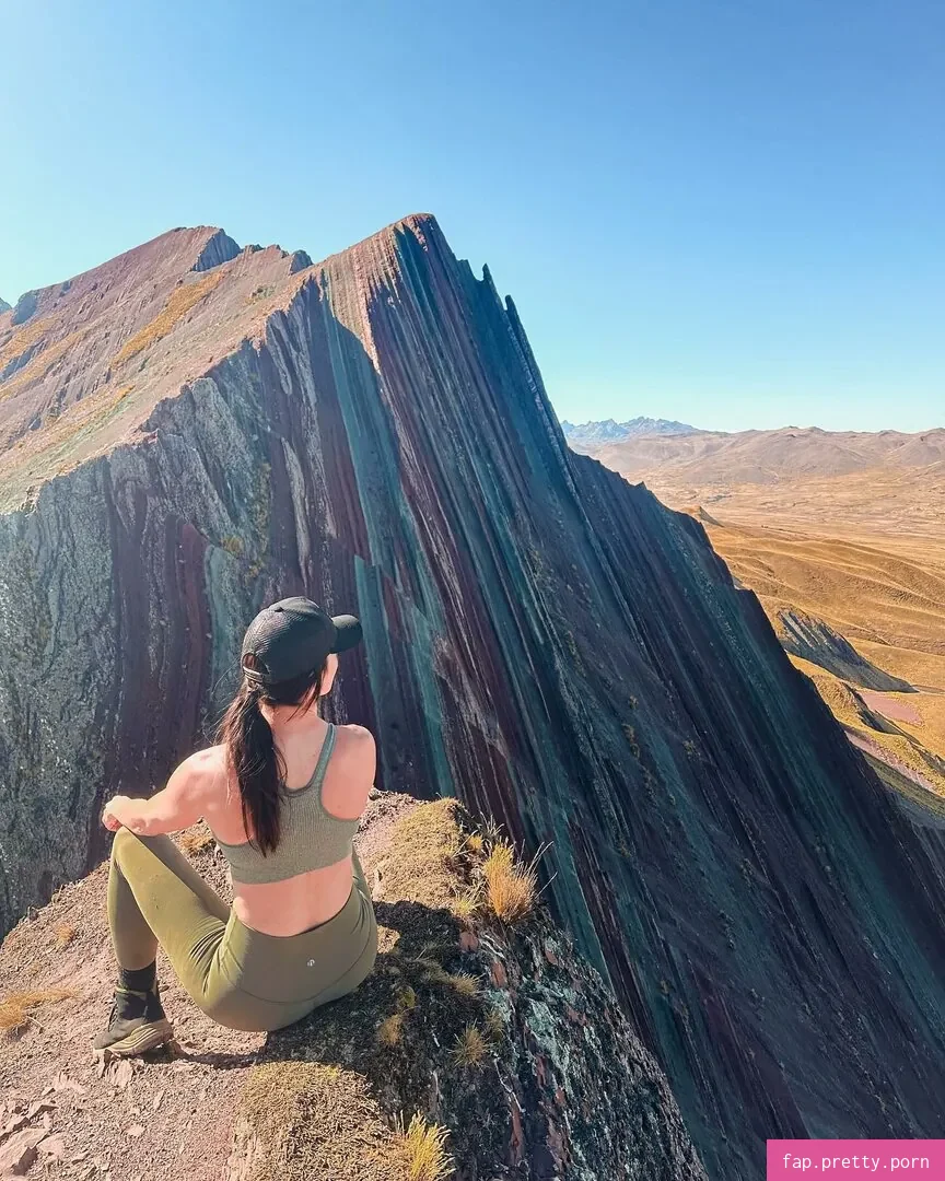 Chelsea Green - Photo #00