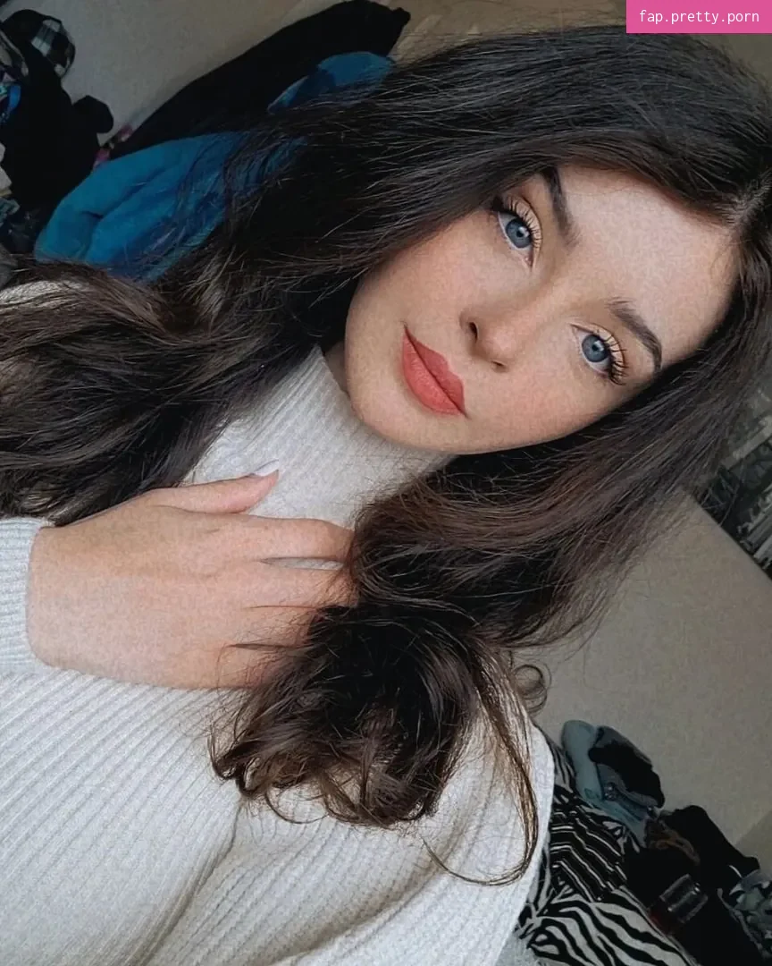 Chloe Lockley #8