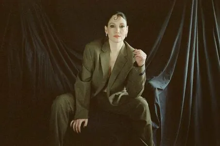 Chyler Leigh content