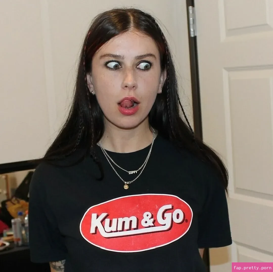 Carly McLellan - Photo #06