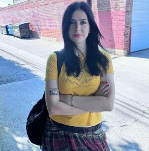 Carly McLellan content