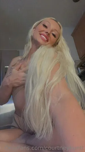 courtneyhuntt content