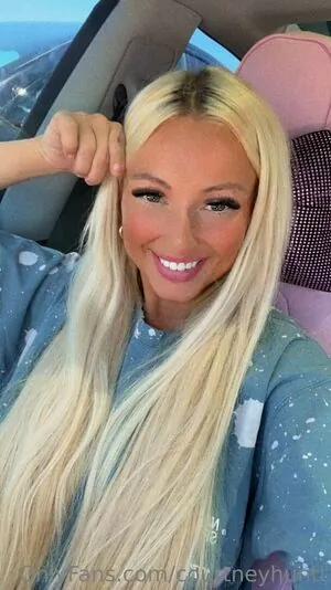 courtneyhuntt content