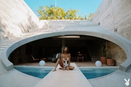 Carolina Reyes content