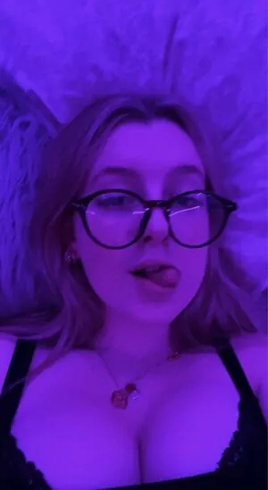 Claire Reynolds content