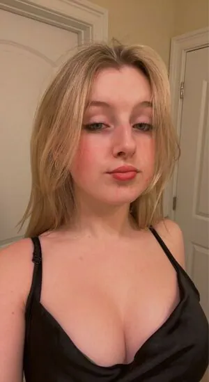 Claire Reynolds content