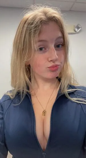 Claire Reynolds content