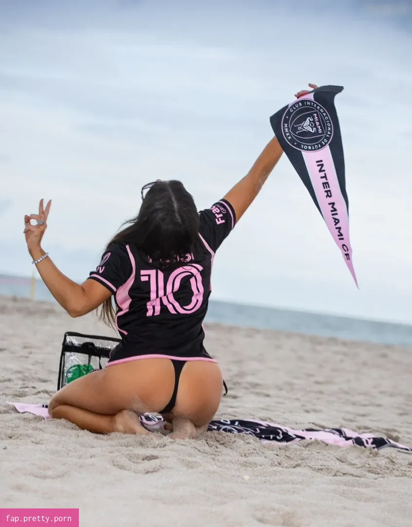 Claudia Romani - Photo #06