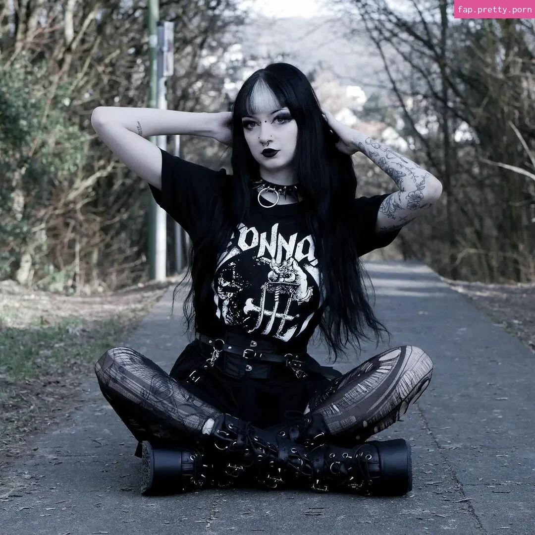 CreepyCassy - Photo #27