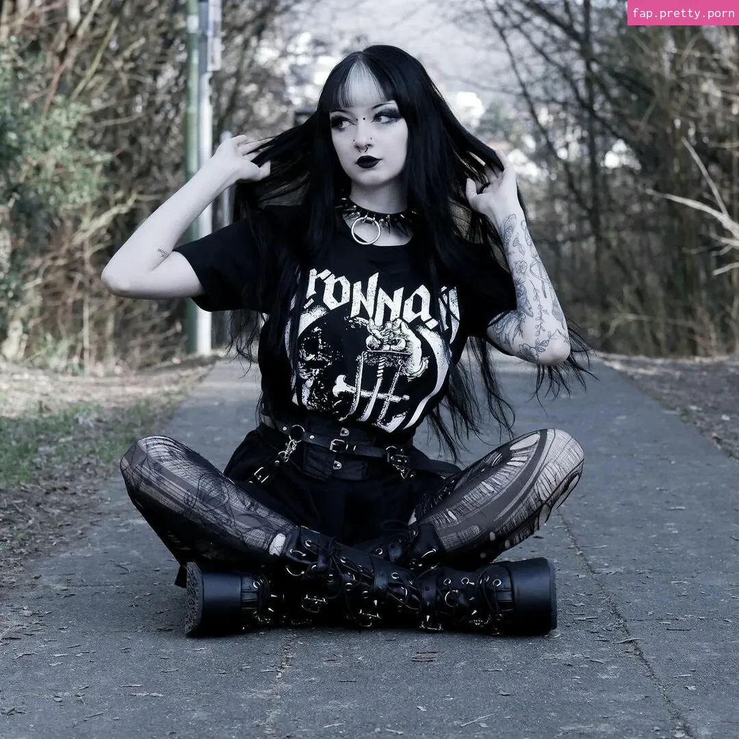 CreepyCassy - Photo #28