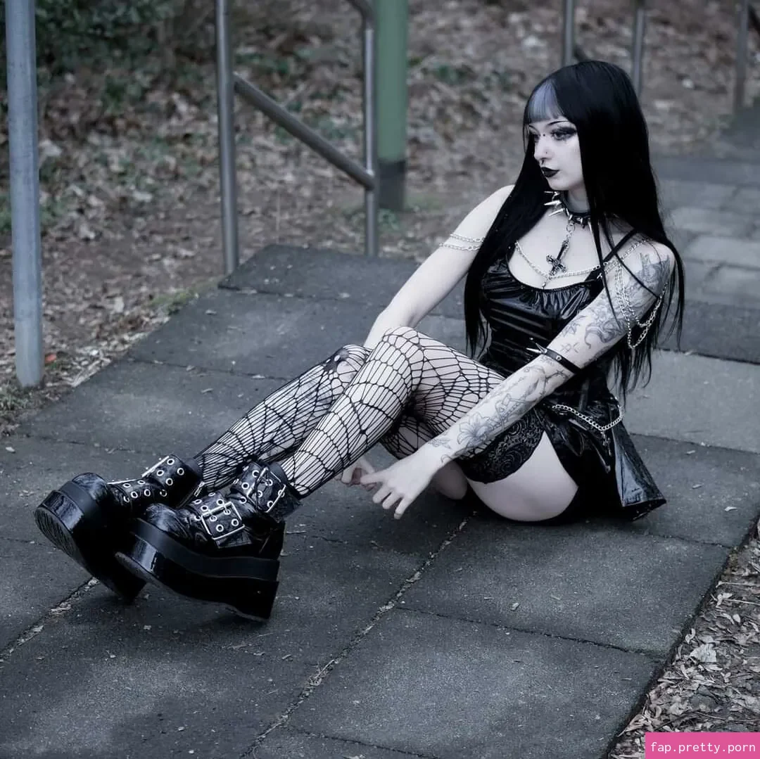 CreepyCassy - Photo #53