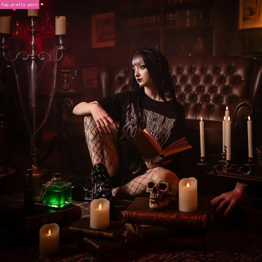 CreepyCassy - Photo #59