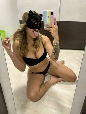 Camila Segura content