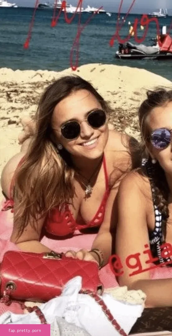 Charlotte Sine - Photo #16