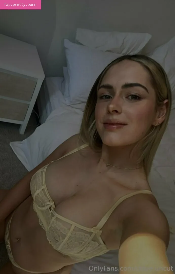chloe.uncut