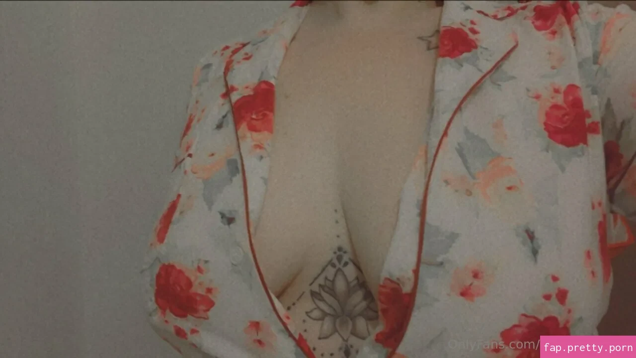 curvyweirdgirl - Photo #17