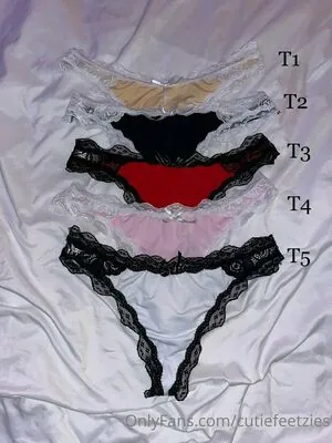 cutiefeetzies content