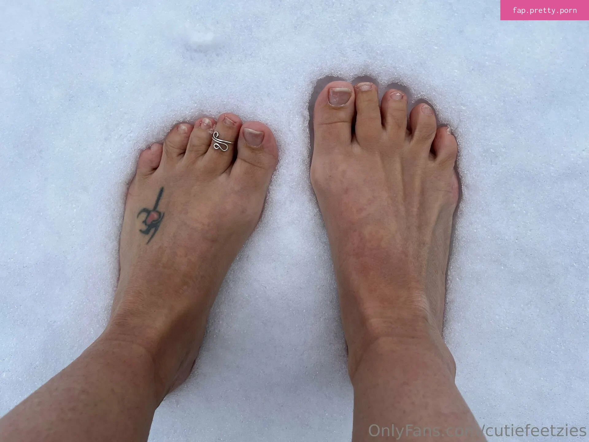 cutiefeetzies content