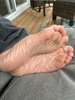 cutiefeetzies content