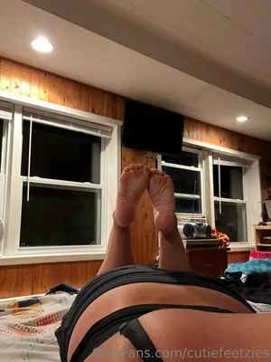 cutiefeetzies content