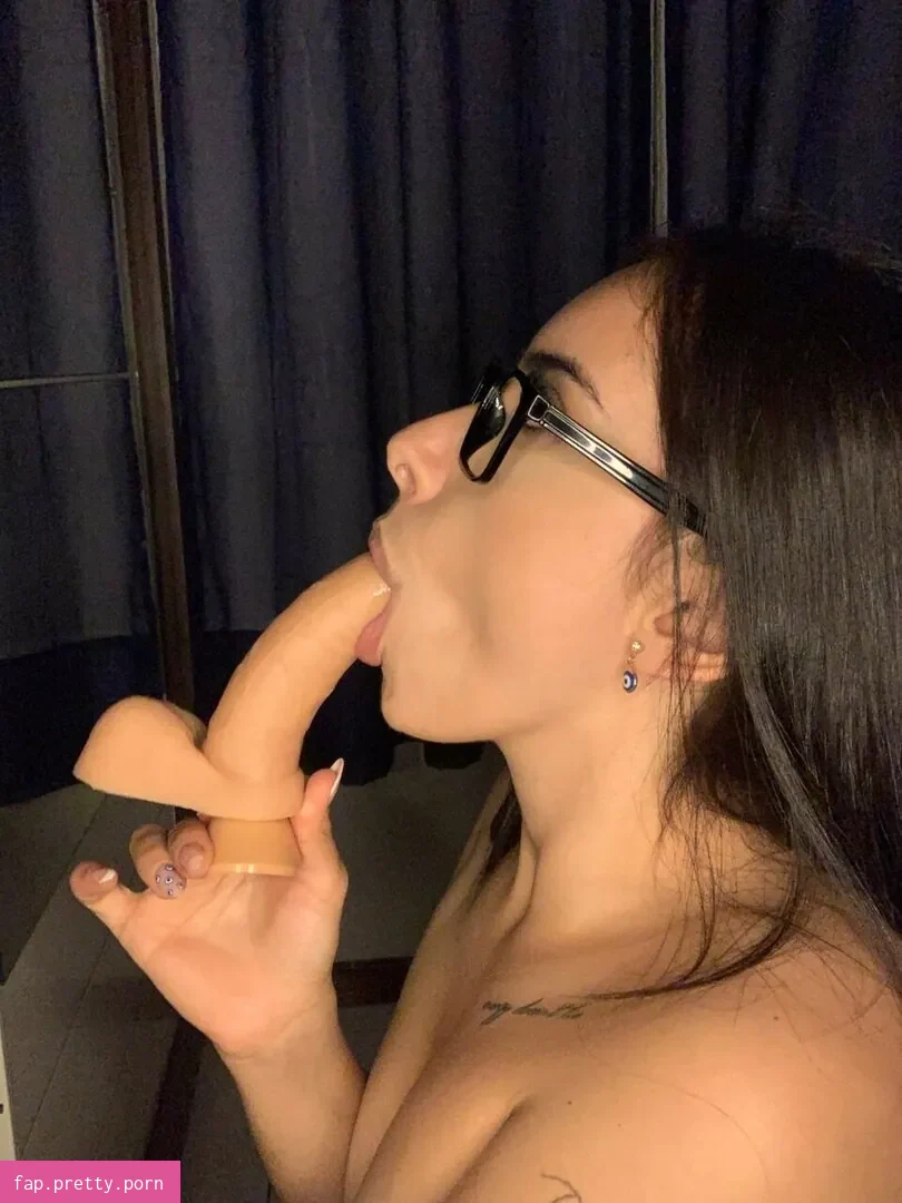 Carol Vargas - Photo #02