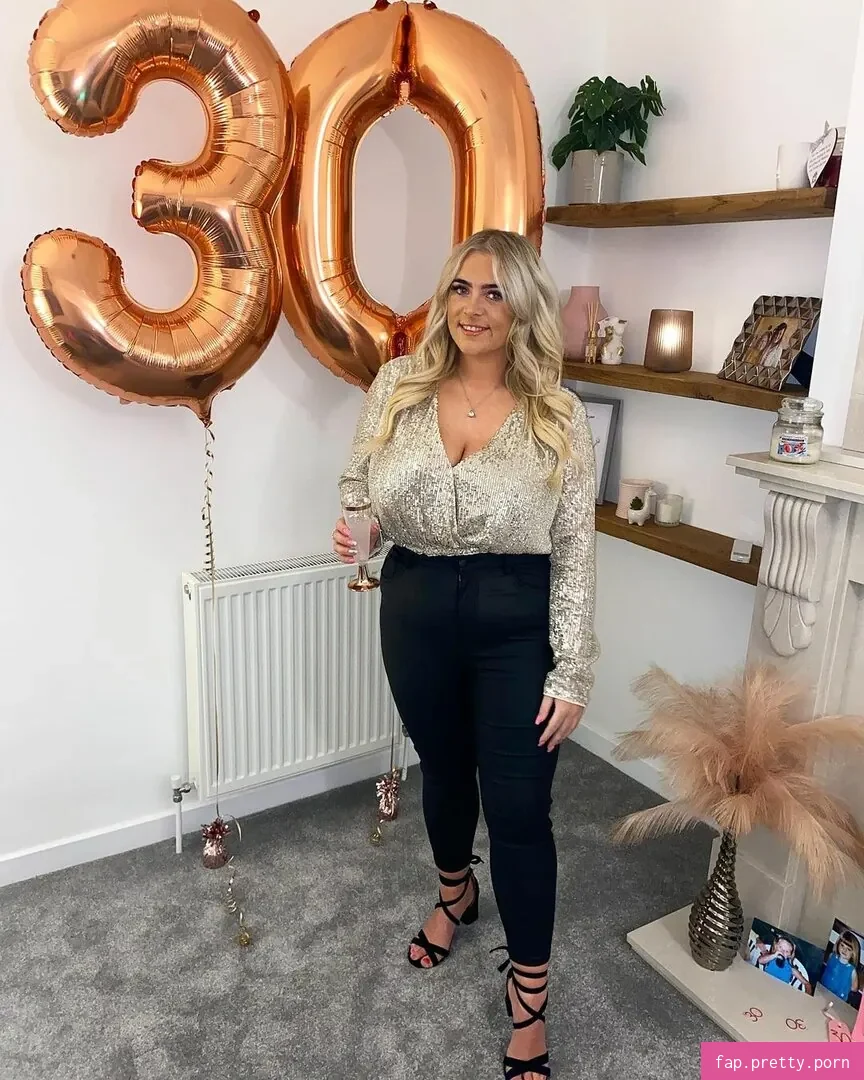 Demi 34JJ - Photo #01