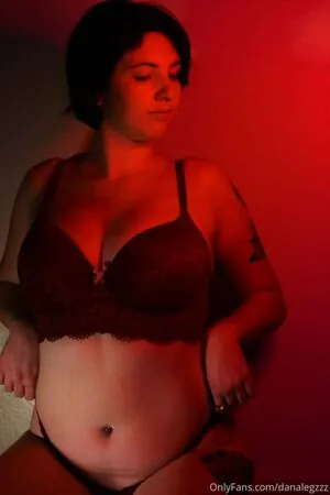 danalegzzz content
